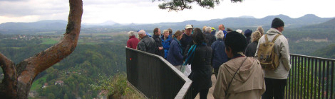 Besucher auf der Basteiaussicht