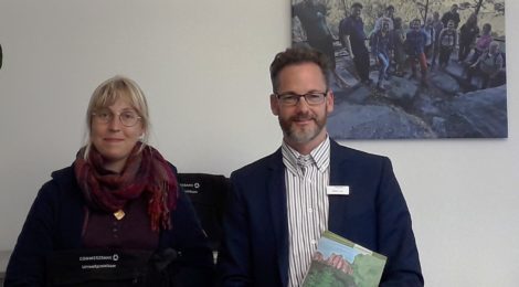 (Deutsch) Commerzbank-Praktikum zwischen Schreibtisch und Sandstein