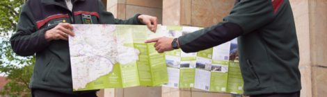 Nationalpark- und Forstbezirk Neustadt stellen gemeinsam ein neues Faltblatt vor.