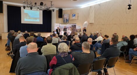 Hp. Mayr Die ersten Gesprächsforen im Sebnitzer Solivital und in der Kulturstätte in Bad Schandau fanden großen Anklang und waren geprägt von konstruktiven Diskussionen. Auch für das dritte Gesprächsforum am 06.03.2024 in der Burg Hohnstein erwarten Landratsamt und Nationalparkverwaltung interessierte Gäste.