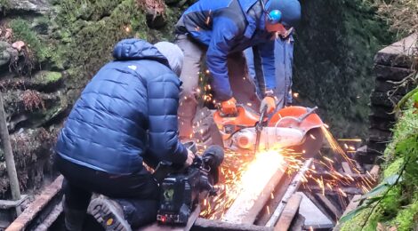 Foto Hp Mayr Die schweren Abbruch- und Transportarbeiten in den Schwedenlöchern konnte die Fachfirma planmäßig abschließen. Auch der Wideraufbau ist weit vorangeschritten, wurde aber jetzt durch Materialmangel gebremst.