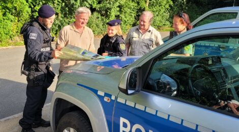 Foto: Hp. Mayr Regelmäßig kontrollieren die Ranger der Nationalpark- und Forstverwaltung die Einhaltung des Feuerverbots. Die Polizeidirektion Dresden unterstützt dies nach ihren Möglichkeiten. Grenzübergreifend abgestimmt mit der tschechischen Polizei war dies auch am vergangenen langen Wochenende der Fall.